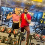 Losliya Mariyanesan Instagram - Appreciation post When I was started my work out on 2021 . it’s been a very long journey. I faced a lot of obstacles in this journey. This is not an easy job , sometimes I don’t wanna get up I just wanna sleep , somedays my body doesn’t cooperate with me . Sometimes my mind says just sit and calm your mental health. But I realised one thing getting up early & doing my work out & doing my every day routine it taught me how discipline l am. It has been almost 3 years now . I feel stronger & healthier ever before. 💪🏻 Last picture is my first ever picture in 2021.. @nareshfitness Thank you coach for pushing me so much.