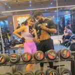 Losliya Mariyanesan Instagram - Appreciation post When I was started my work out on 2021 . it’s been a very long journey. I faced a lot of obstacles in this journey. This is not an easy job , sometimes I don’t wanna get up I just wanna sleep , somedays my body doesn’t cooperate with me . Sometimes my mind says just sit and calm your mental health. But I realised one thing getting up early & doing my work out & doing my every day routine it taught me how discipline l am. It has been almost 3 years now . I feel stronger & healthier ever before. 💪🏻 Last picture is my first ever picture in 2021.. @nareshfitness Thank you coach for pushing me so much.