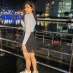 Losliya Mariyanesan Instagram - Blurry mind and messy thoughts 💭