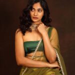 Losliya Mariyanesan Instagram - 💫 Hair & Makeup @lavanyahairandmakeup Photography @pl_clicks Outfit @kalki.fr