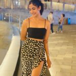 Losliya Mariyanesan Instagram - Back to black 🖤