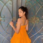Losliya Mariyanesan Instagram - Orange all day 🍊