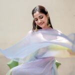 Losliya Mariyanesan Instagram - Live as though life was created for you . @navin.appu @studio_l_by_lini @sty1e_guru