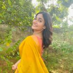 Losliya Mariyanesan Instagram - Happy Sunday 🍋