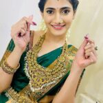 Losliya Mariyanesan Instagram - Rare blessings in your feed 😋 ! Makeup @roopa_ravi_mua Hairstylist @hairtales.by.punithavathy jewels @chennai_jazz