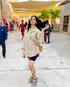 Losliya Mariyanesan Instagram - 🤎 @touronholidays