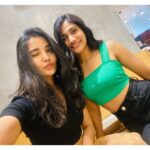 Losliya Mariyanesan Instagram - Stress less 💃 @it_is_madhuri