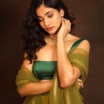 Losliya Mariyanesan Instagram - 💫 Hair & Makeup @lavanyahairandmakeup Photography @pl_clicks Outfit @kalki.fr