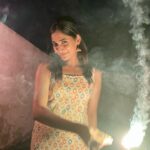 Losliya Mariyanesan Instagram - Happy diwali to everyone 🪔 @sruuthikaa @_.surya._26._