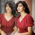 Losliya Mariyanesan Instagram - Fall for vibe 🫶🏻 Stylist @shimona_stalin Photography @arunprasath_photography Make up @abhirami_mua Hair @vyshalisundaram_hairstylist