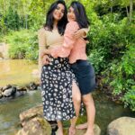 Losliya Mariyanesan Instagram - Rain or Shine 😶‍🌫️