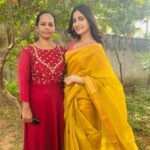 Losliya Mariyanesan Instagram - Happy Sunday 🍋