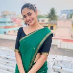 Losliya Mariyanesan Instagram - Me just being myself 🦋 #bareface @__ru_hii_