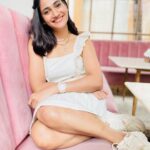 Losliya Mariyanesan Instagram - Glow ☺️