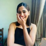 Losliya Mariyanesan Instagram - Candid are my favourites 🙃 what do you guys think ?