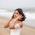 Losliya Mariyanesan Instagram - Life is a series of thousand little miracles @navin.appu @sty1e_guru @__ru_hii_