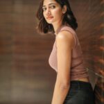 Losliya Mariyanesan Instagram - Fix your heart with self love 🤎 @arunprasath_photography