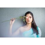 Losliya Mariyanesan Instagram - Every fall will make sense 📸 @navin.appu 💄 @sty1e_guru 👗 @shimona_stalin Costume @knotweddinghouse Jewels @aarvee.chennai Location @citadinesomrchennai