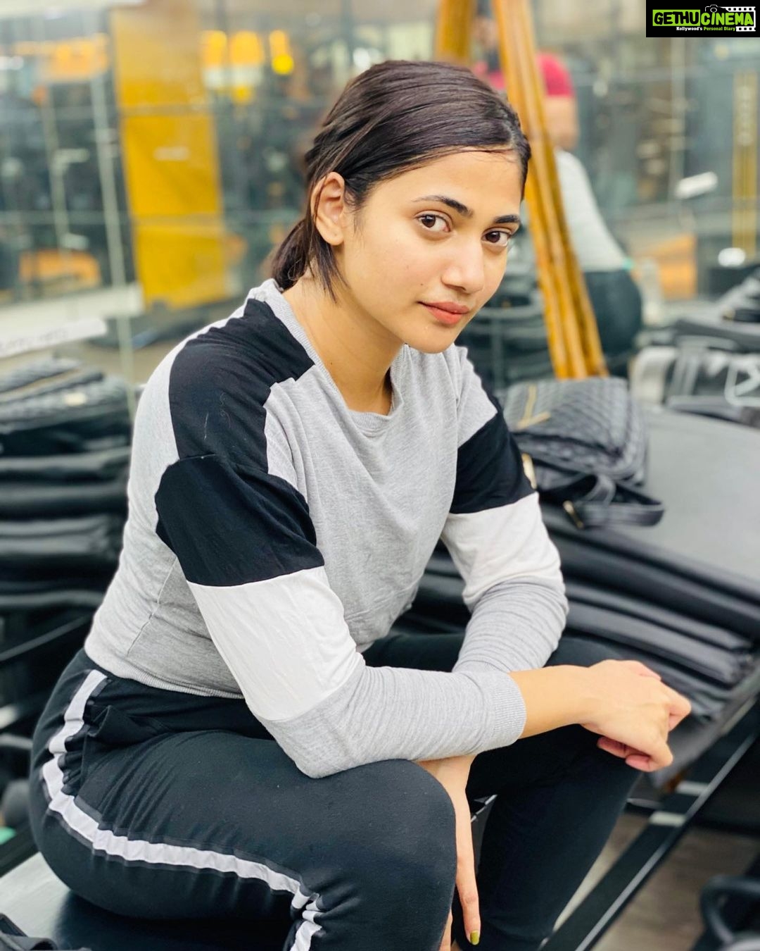 Losliya Mariyanesan - 169.2K Likes - πΈ @nareshfitness