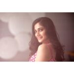 Losliya Mariyanesan Instagram - 📸 @navin.appu 💄 @sty1e_guru 👗 @shimona_stalin @knotweddinghouse Jewels @aarvee.chennai Location @citadinesomrchennai
