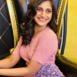 Losliya Mariyanesan Instagram - People have the right to give their opinion & You have the right to ignore it . 💄 @sty1e_guru @24kluxurysalon