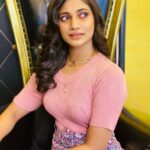 Losliya Mariyanesan Instagram - People have the right to give their opinion & You have the right to ignore it . 💄 @sty1e_guru @24kluxurysalon