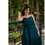 Losliya Mariyanesan Instagram - Be kind ☺️ : 📸 @kiransaphotography 💇‍♀️ @paviiiee_08 💄 @radiancebridalstudio 💆‍♀️ @preethi_hairstylist 👗 @ibhuvana.store