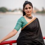 Losliya Mariyanesan Instagram - Paint your life colourful ⚡️ : : 📸 @kiransaphotography 💄 @radiancebridalstudio 👗 @vi.bha_