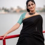 Losliya Mariyanesan Instagram - Paint your life colourful ⚡️ : : 📸 @kiransaphotography 💄 @radiancebridalstudio 👗 @vi.bha_