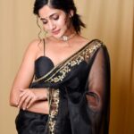 Losliya Mariyanesan Instagram - 🖤 @archana.karthick
