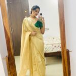 Losliya Mariyanesan Instagram - The mirror reflects my light ⚡️