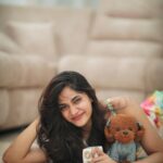 Losliya Mariyanesan Instagram - Can't help but wonder 💭🧸 @dhanush__photography