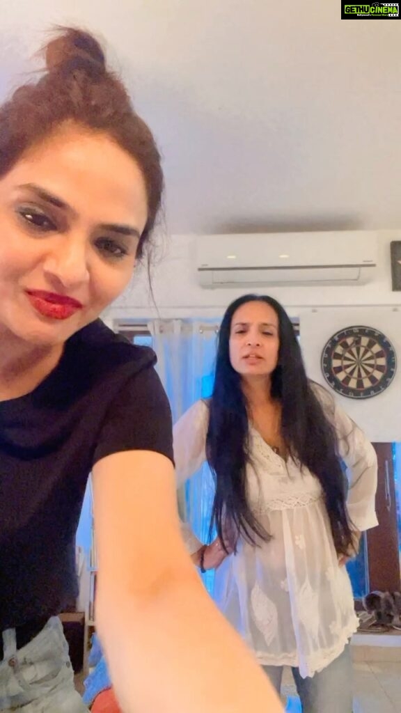 Madhoo Instagram - This is wat happens wen southern sirens get together ❤️❤️❤️💃💃💃💃💃💃 Mumbai, Maharashtra