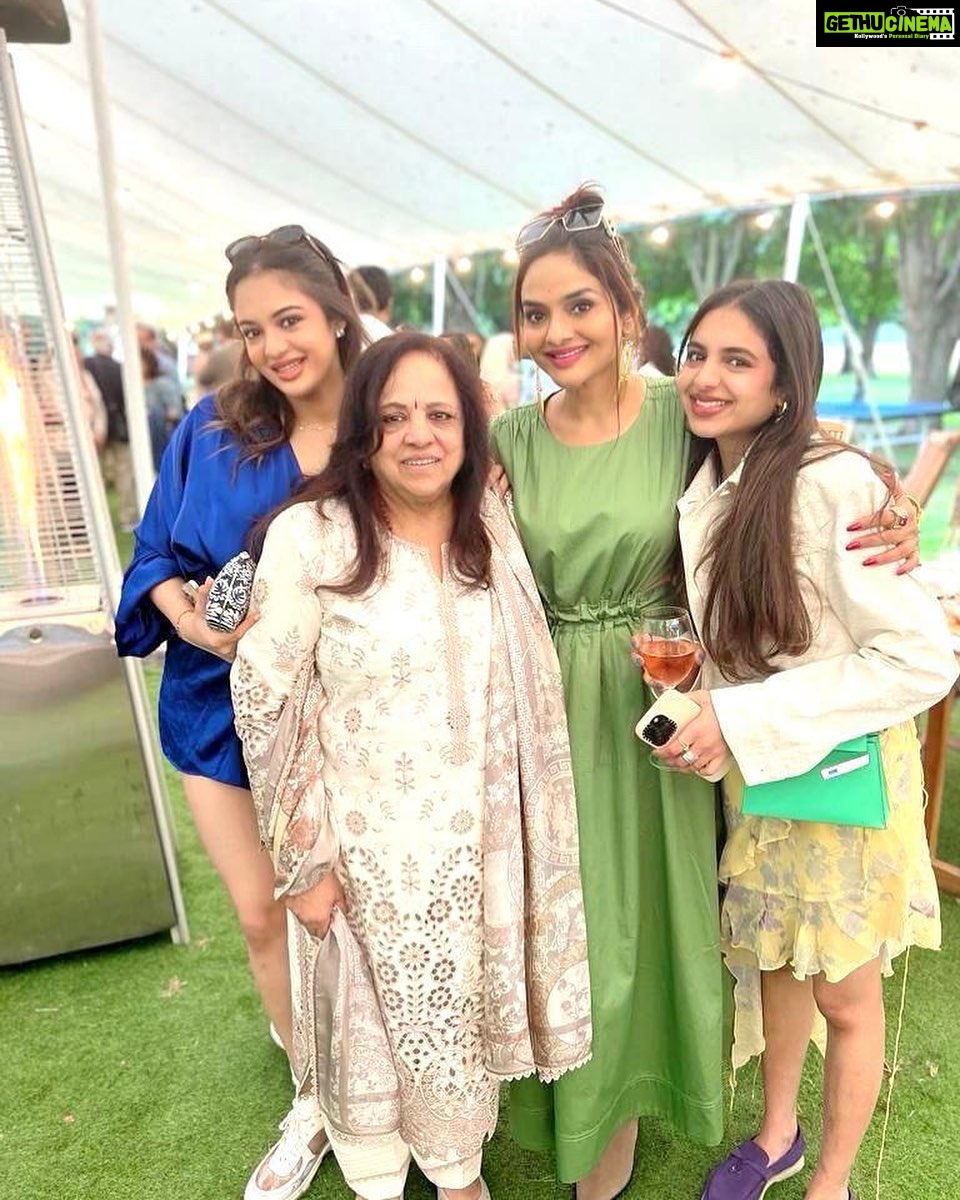 Madhoo Instagram - Cherishing my Sweet Kaaram Coffee moments with my girl gang! 🤍🥳 Showcase your bond beyond generations using #SweetKaaramCoffee and watch this sweet journey with us, only on Prime Video @primevideoin #ReshmaGhatala #Lakshmi @santhybee #VamsiKrishna @liontoothsocial @bejoynambiar @krishnafilmmaker @whatiswat @manju.mohan83 #GovindVasantha @sharmishta.roy #KrishnanVasant @viraj2singh @remydalai @ekalakhani #PraveenAnthony @srinivasbhuvan @thinkmusicofficial @siva_ananth @mr_makhija #KavinBabu @_balasuresh @dev.in.the.gram @alexx_onell @ayeshakapur @danixycode @karthiknetha_official @gbalaji @valentino_suren @alagiakoothan @g_man4ever_official @vinithramenon @krishnaramkumar @anita.nuthakki @ameyaashah @keiashahh @kuntishah