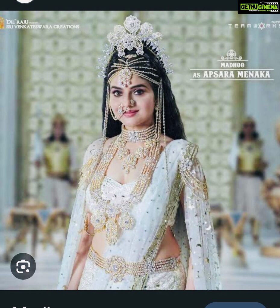 Madhoo Instagram - Happy navratri todays Mataji wears white 💜 I had a chance to dress up like this I’m my movie #shakuntalam as #apsara maneka ❤️❤️❤️❤️❤️❤️ Mumbai, Maharashtra