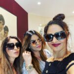Madhoo Instagram - Happy people happy life ❤️❤️❤️❤️ @poojasippy @payalkilachand @reshmavazirani1 @jenniferkotwal ❤️❤️❤️❤️