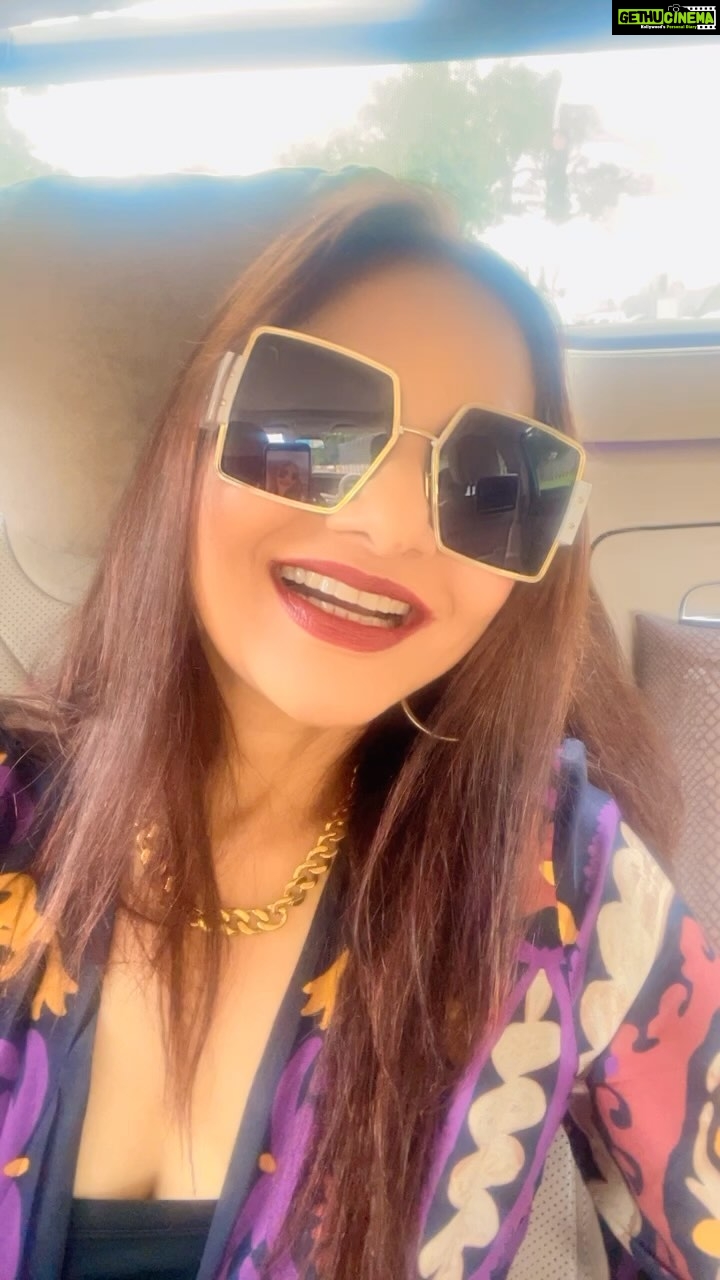 Madhoo Instagram - HAPPY FRIENDSHIP DAY 🌈💜💜💜🙏💃
