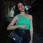 Madhurima Roy Instagram – Ya lookin’ x @accessorizeindiaofficial 

~
Shot by @the_little_lens 
Edited by yours truly 
~
#accessorize #collaborationpost #fashionreel #handbags Bandra