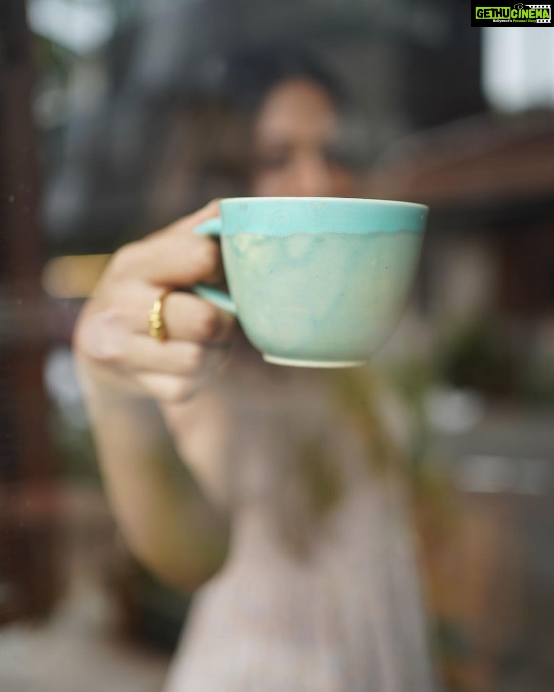 Madhurima Roy Instagram - To bean or not to bean ☕️💭 .. So fun collaborating on this one @the_little_lens @accessorizeindiaofficial .. #accessorizeindia #collaborationpost #coffeeshopcorners #instadaily #photoshootideas Birdsong - The Organic Cafe