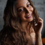 Madhurima Roy Instagram - To bean or not to bean ☕️💭 .. So fun collaborating on this one @the_little_lens @accessorizeindiaofficial .. #accessorizeindia #collaborationpost #coffeeshopcorners #instadaily #photoshootideas Birdsong - The Organic Cafe