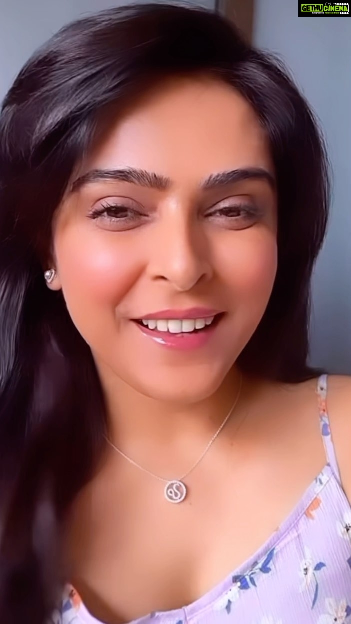 Madhurima Tuli Instagram - Look what @madhurimatuli says about our jewellery π«Άπ»π She is wearing our best seller zodiac necklace, heart studs and leaf earrings.