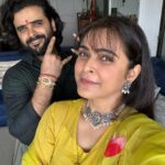 Madhurima Tuli Instagram - Wish you all a very Happy Rakshabandhan 🩷🙏🏼 Wearing - @ambraee_ #brothersisterlove #rakshabandhan