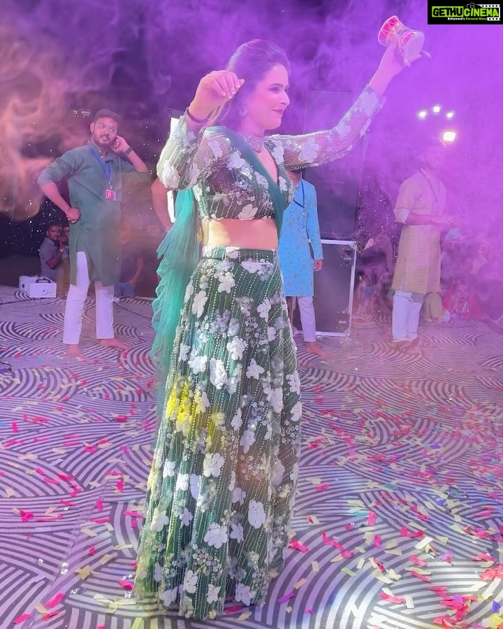 Madhurima Tuli Instagram - Thank you Banswara, Udaipur for all the love. Lots of love to you all β€οΈππΌππΌ Wearing @the_adhya_designer HMU @realmiraclee @make_girl_aanchal Event Dainikbhaskar #happynavami #navratri #udaipur #banswara #garba