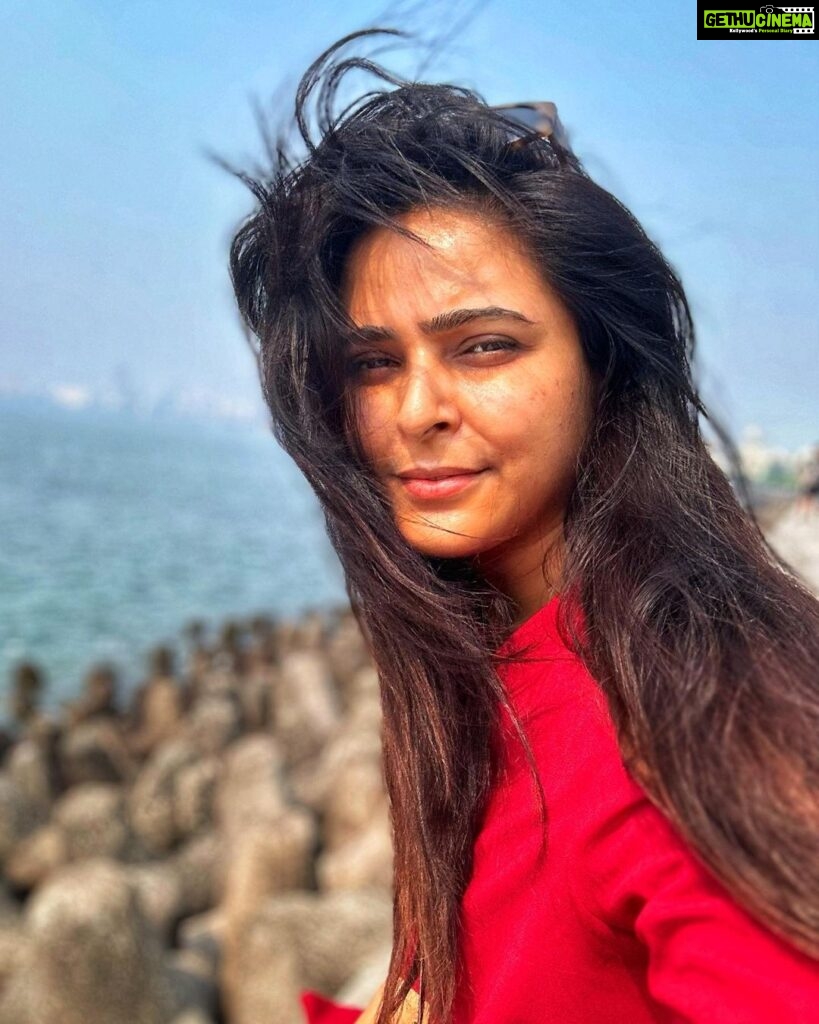 Madhurima Tuli Instagram - With or without chashma 😎❤️ #narimanpoint #beach #samundar #mumbai #beauty