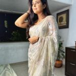 Madhurima Tuli Instagram - Piya tose Naina lage re.. 🫶🏼🤍 #sareelove #momssaree #love #white #peace