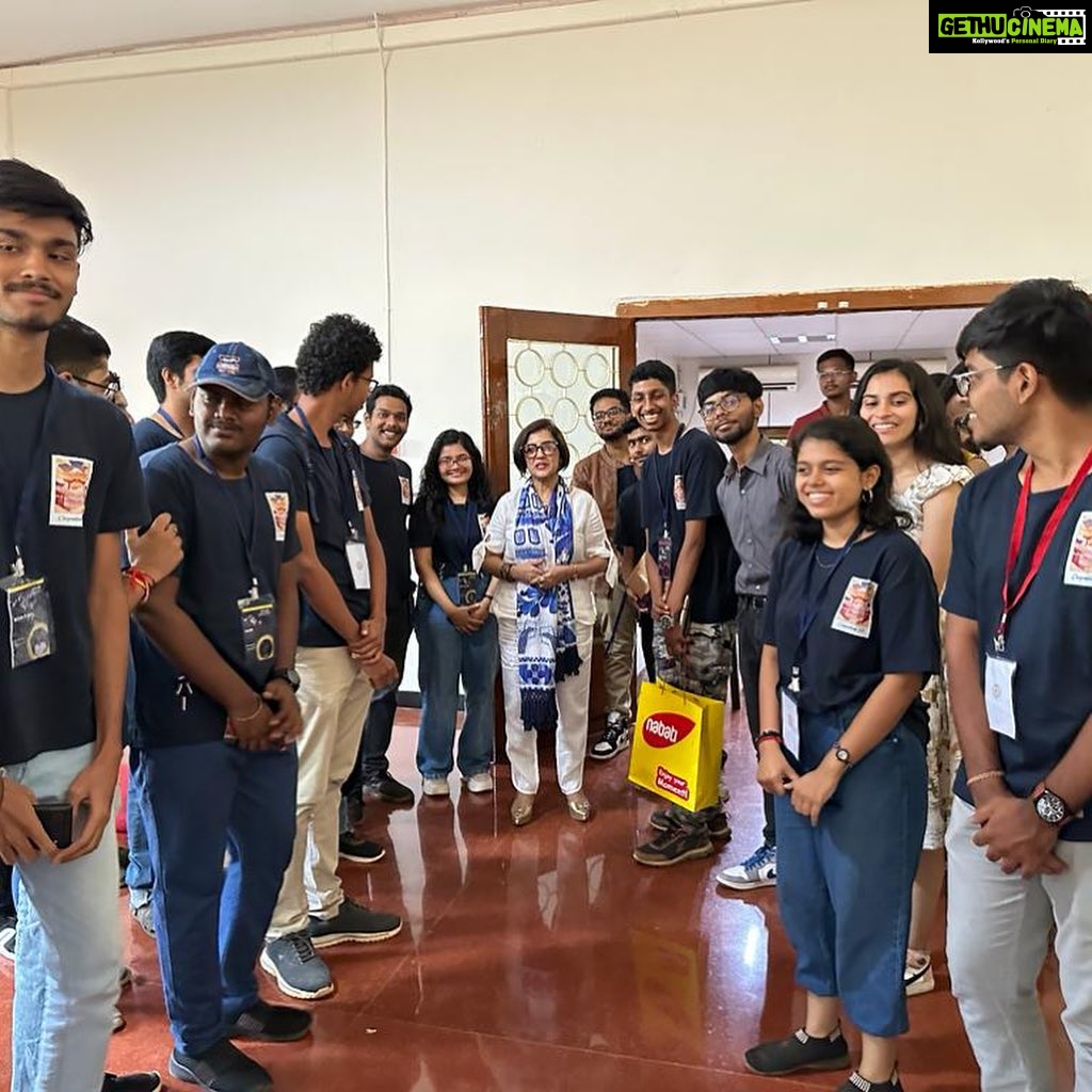 Madhushree Instagram - Very #interesting #Interaction with #NIT #students #trichy .. #great #darshan #rangaswamytemple the biggest #temple in the world. #lordvishnu #brihadeeshwaratemple , #lordship #tanjavurbigtemple .thanks to #chanchalsonii #sohamkumardash #festember