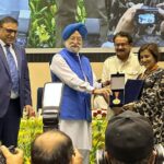 Madhushree Instagram – It’s great to got this #prestigious  #swadeshsamman  #awards along with the legends #ratantata ji  #jayantilalgada  #uditnarayan  #manojtiwari at #vigyanbhawan #swadeshconclave2023  #hardeepsingpuri  #spsingbaghel #rajshreerai  #pradiprai  #delhi  #apnnews  #mamekhan