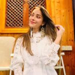 Madhuurima Instagram - The beauty of the pure colour and simplicity is so effortless ❤️ Wearing @a.la.modebyakanksha .mode #white #pure #beauty #brand