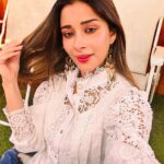 Madhuurima Instagram - The beauty of the pure colour and simplicity is so effortless ❤️ Wearing @a.la.modebyakanksha .mode #white #pure #beauty #brand