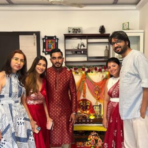 Madhuurima Instagram - High vibrations on his Spl day. Thank you god for fulfilling everyones wishes who are aligned with their purpose. .  Keep the blessings coming ❤️. Happy birthdayGAMPU ❤️❤️ 

Styled by @litittlepuffsofhappiness @styleitupwithraavi 
outfit @masumimewawallaofficial